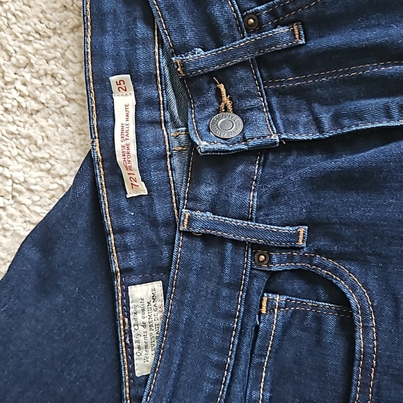Levis dark denim - Picture 3 of 3